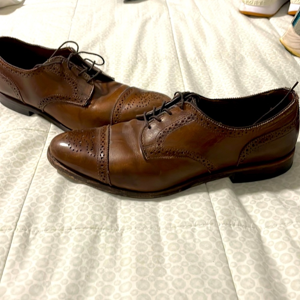Allen Edmonds Dress Shoe, size 9.5, Width D Medium/Standard width.  Good con.